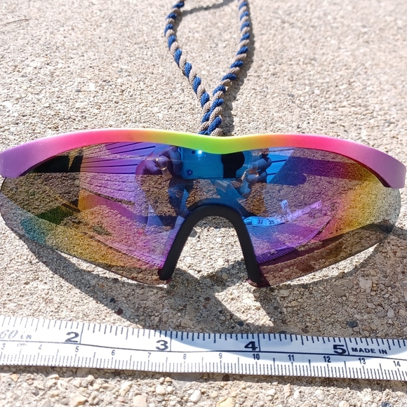 Kids 90s rainbow sports sunglasses - Picture 9 of 13